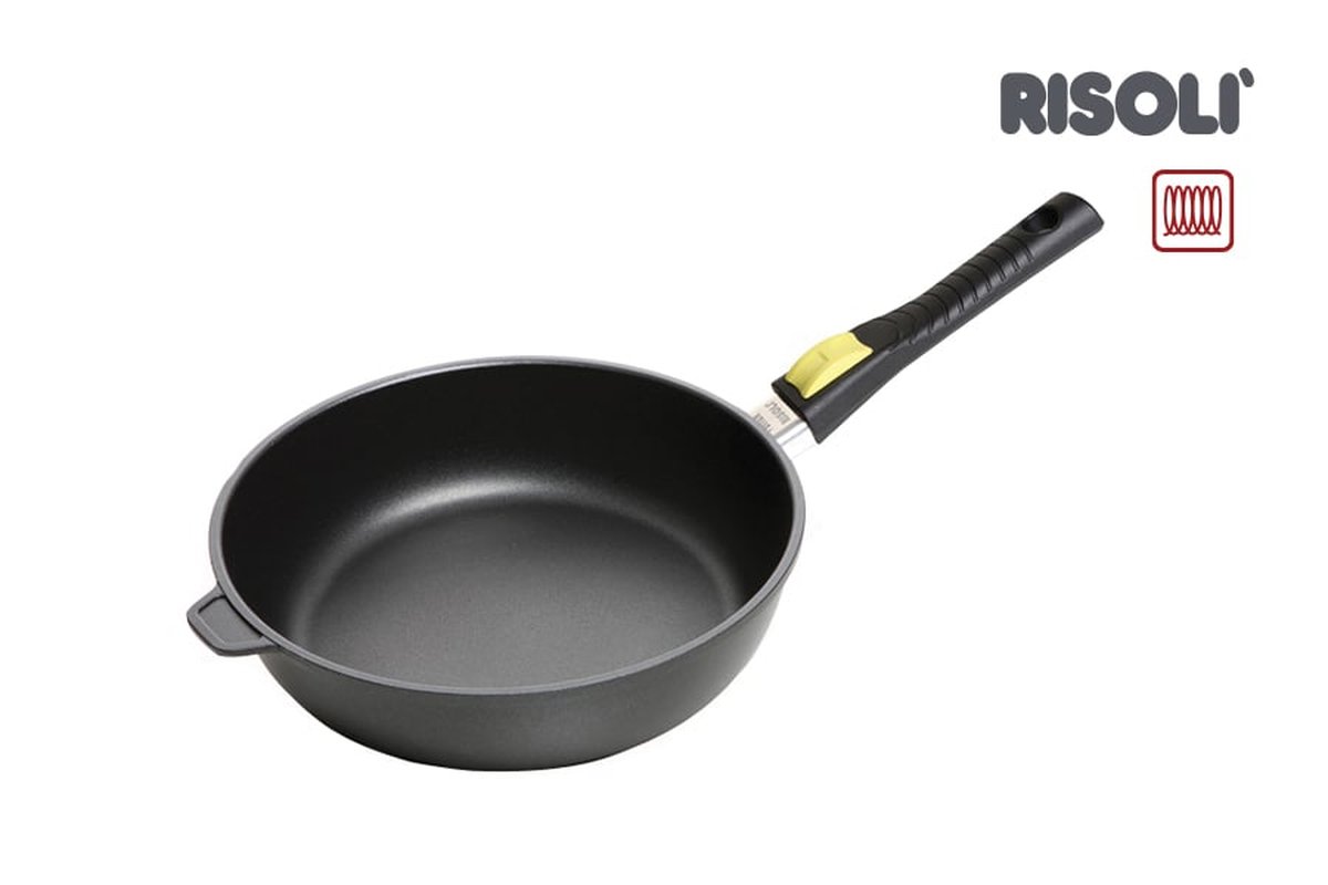 Padella annerita prima della pulizia con metodo rapido.