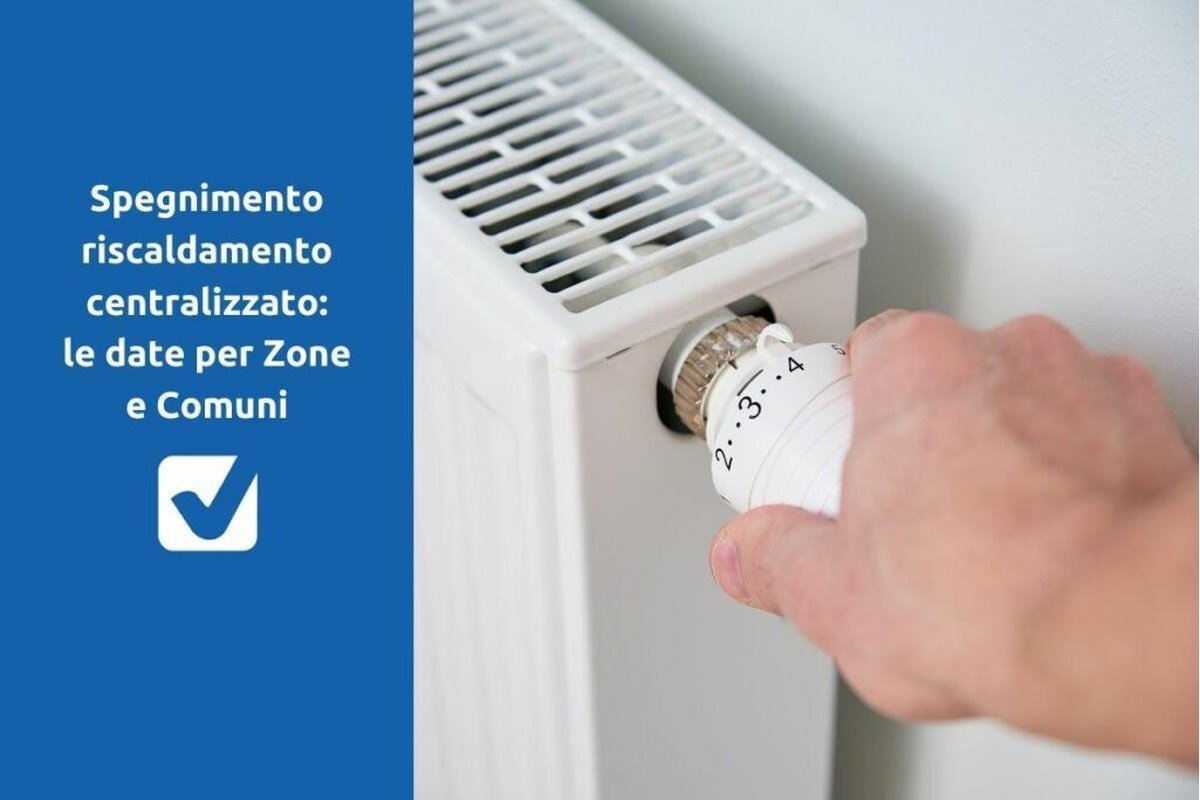 Una caldaia moderna con un termostato digitale in primo piano.